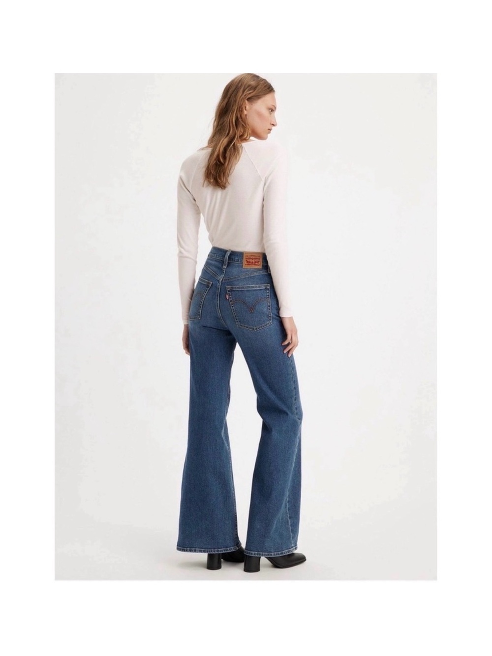Women’s Levi's High-Rise Ribcage Bell Jeans in Deep Blue Wash